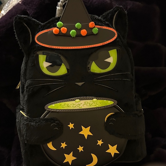 Loungefly Disney Hocus Pocus Binx Costume Light Up Glow Mini Backpack Exclusive - Picture 7 of 8